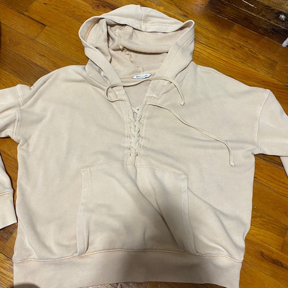 American Eagle Outfitters Tops - american eagle sweatshirt